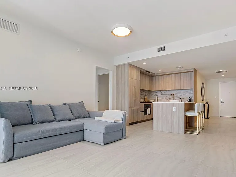77 SE 5th St #3902 — Photo 3