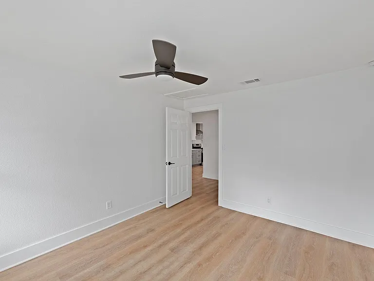 2208 Santa Rita St — Photo 7