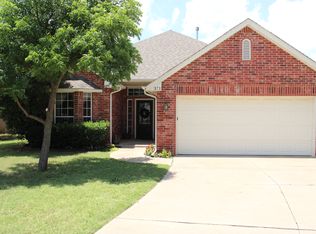 371 Crossland Ct, Edmond, OK 73003