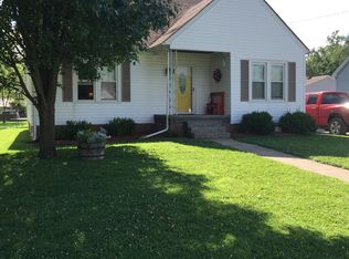 602 N State St, Crossville, IL 62827