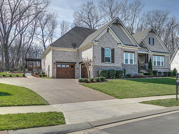 3rd image of 4051 Old Light Cir