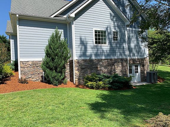 4th image of 71 Plandome Ct