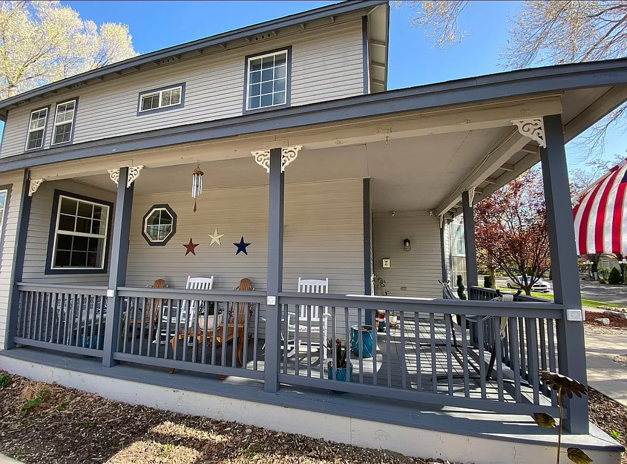 319 Mountain St — Photo 3