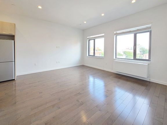 5th image of 30-40 21st St #5