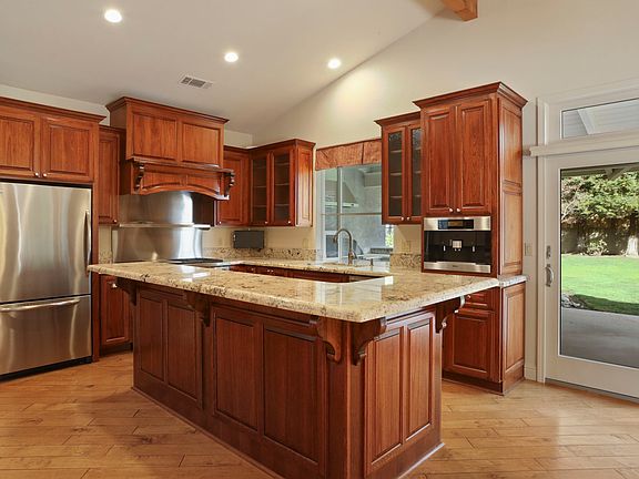 5th image of 11006 Wild Oak Dr