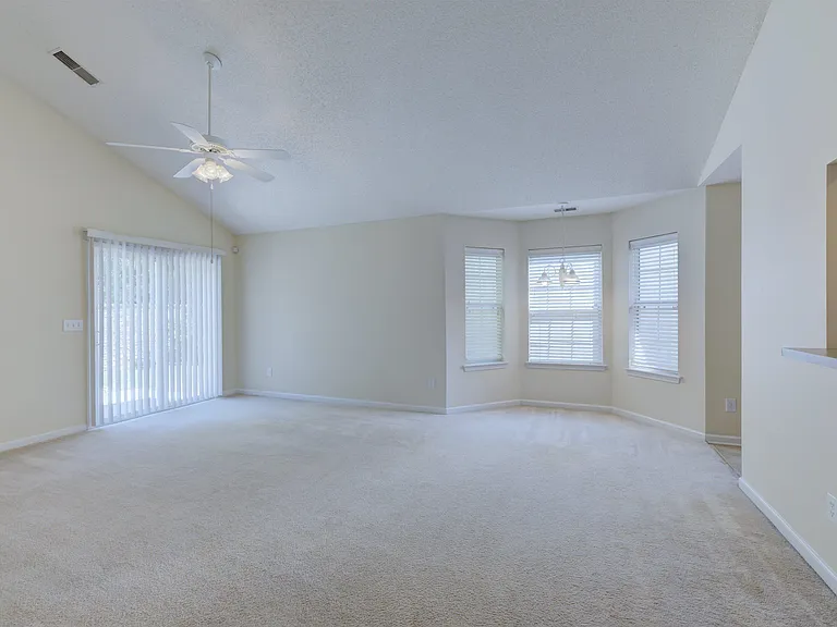184 Ivy Square Dr — Photo 6