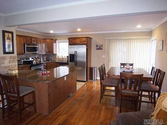 2nd image of 12 Mitchel Ct