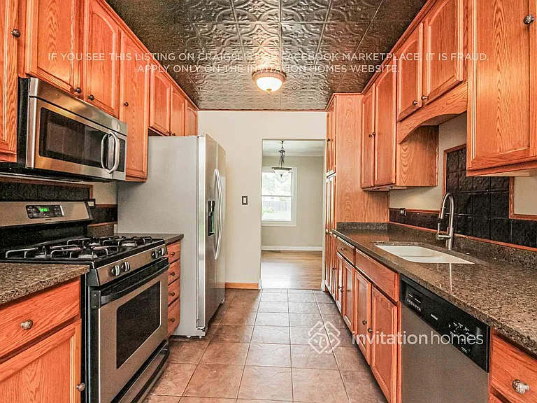 235 Batavia Ln — Photo 6