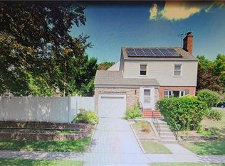 21471 Whitehall Ter, Queens Village, NY 11427