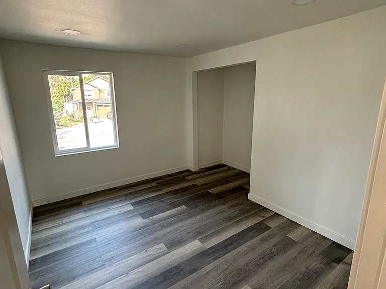 612 E Okanogan Ave #A — Photo 8