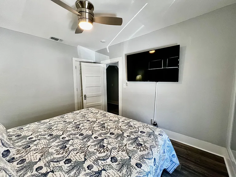 214 Alma Ct — Photo 18