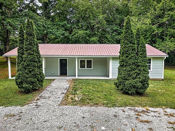 3rd image of 4533 Great Falls Rd
