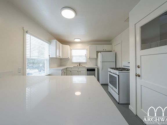 4th image of 4220 Ventura Canyon Ave #1/2
