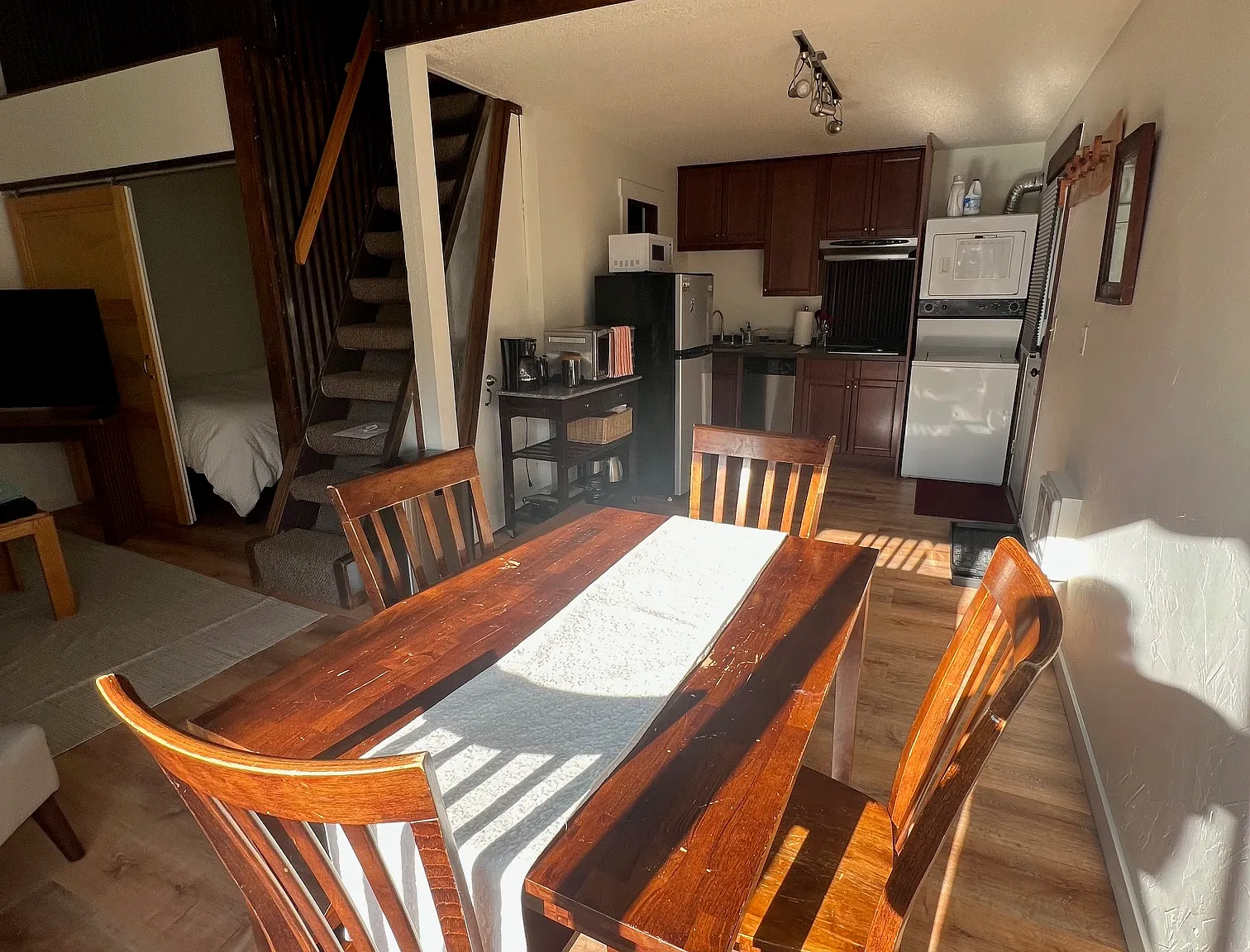 2 bed, 668 sqft, $4,550 — Photo 4