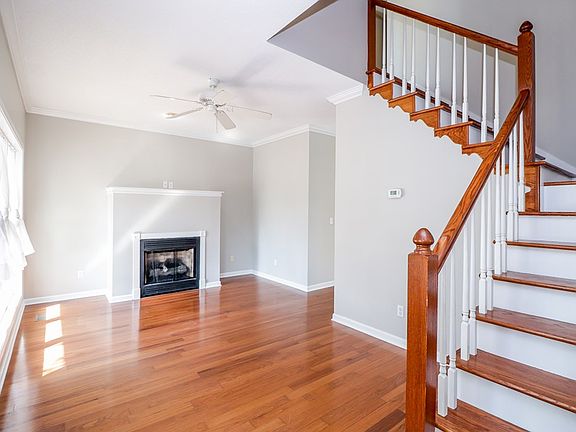 3rd image of 119 Edgewood Blvd