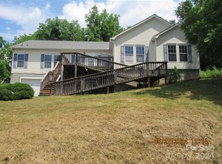 701 Holtzclaw Rd, Canton, NC 28716