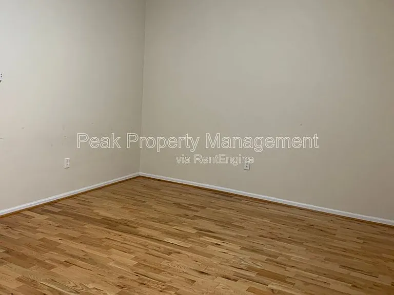 1110 W Main St #4 — Photo 3