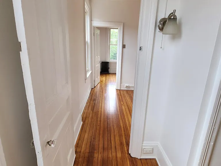 457 Main St #4 — Photo 10