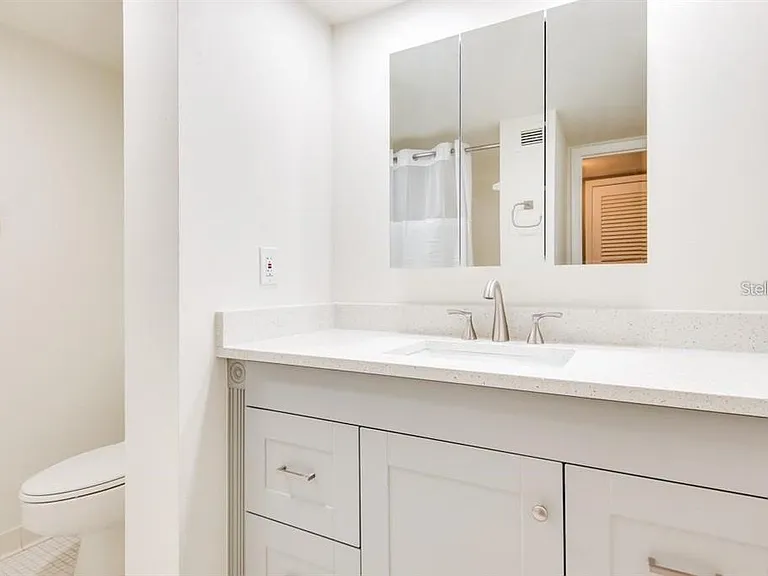 2615 Cove Cay Dr #205 — Photo 10