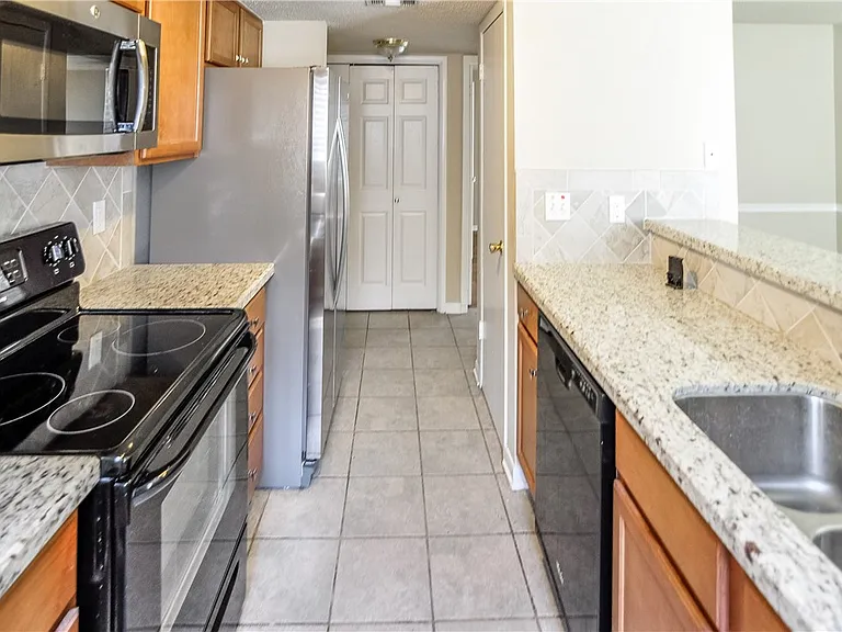 1506 Lemon Tree Ln — Photo 6