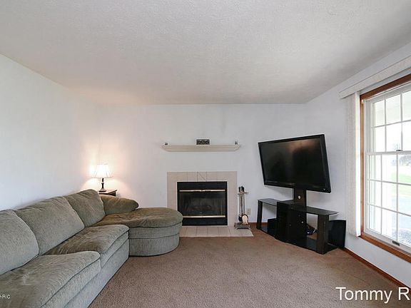4th image of 8561 Brow Myer Ct NE