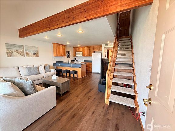 5th image of 8903 Crescent Bar Road #6