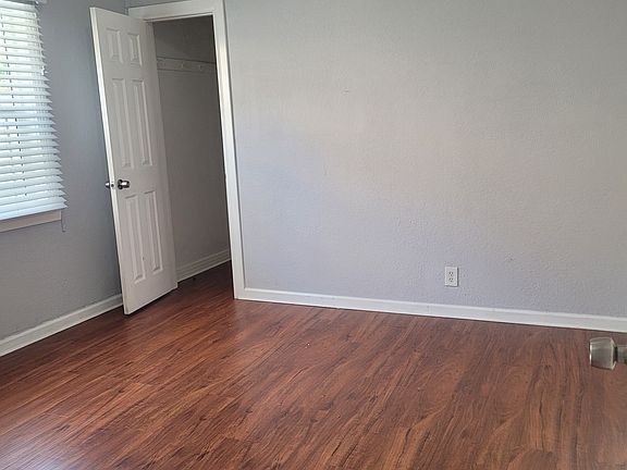 4th image of 8746 Dalton Ave