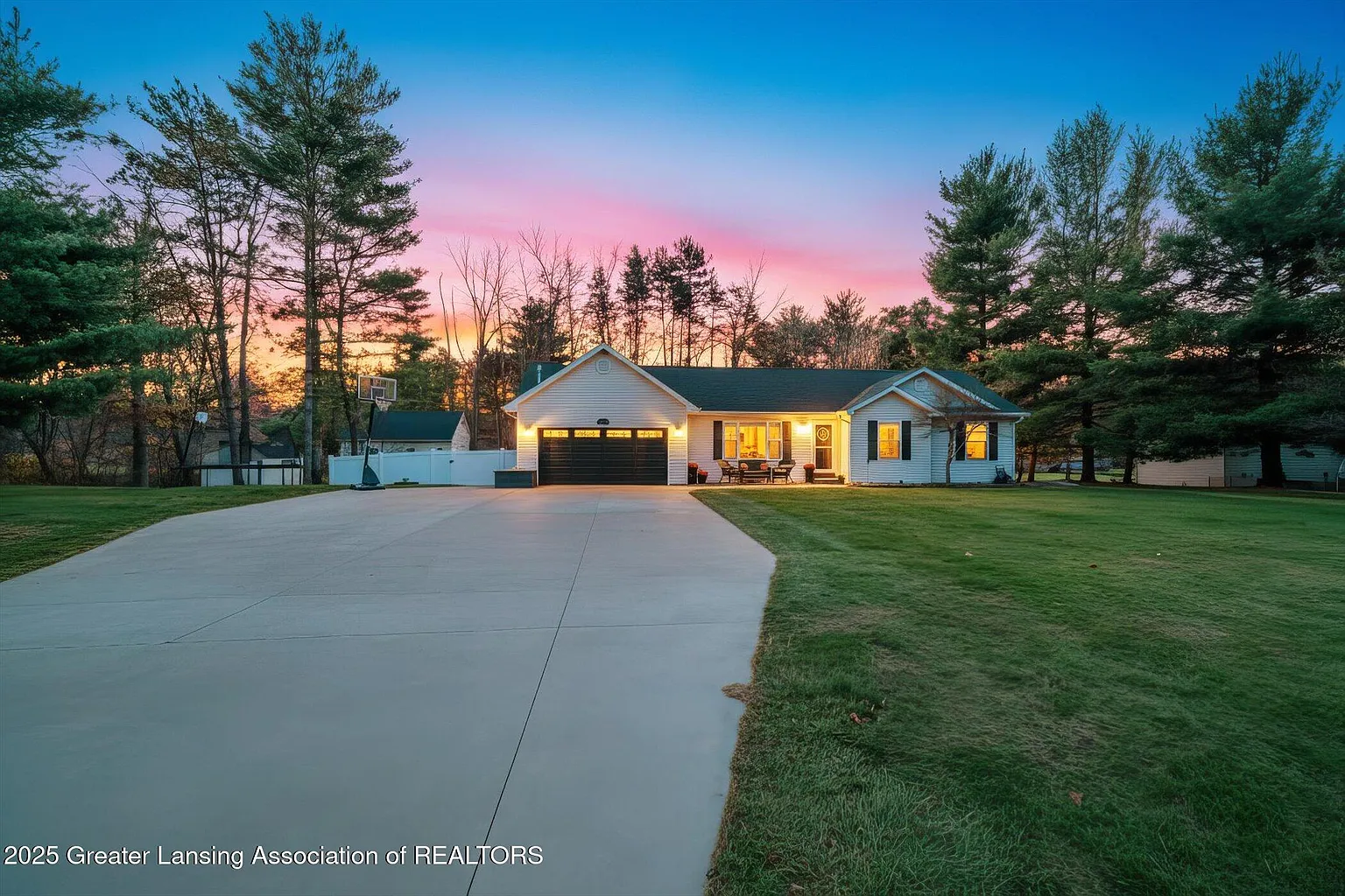 3239 Innsbrook Dr photo 1