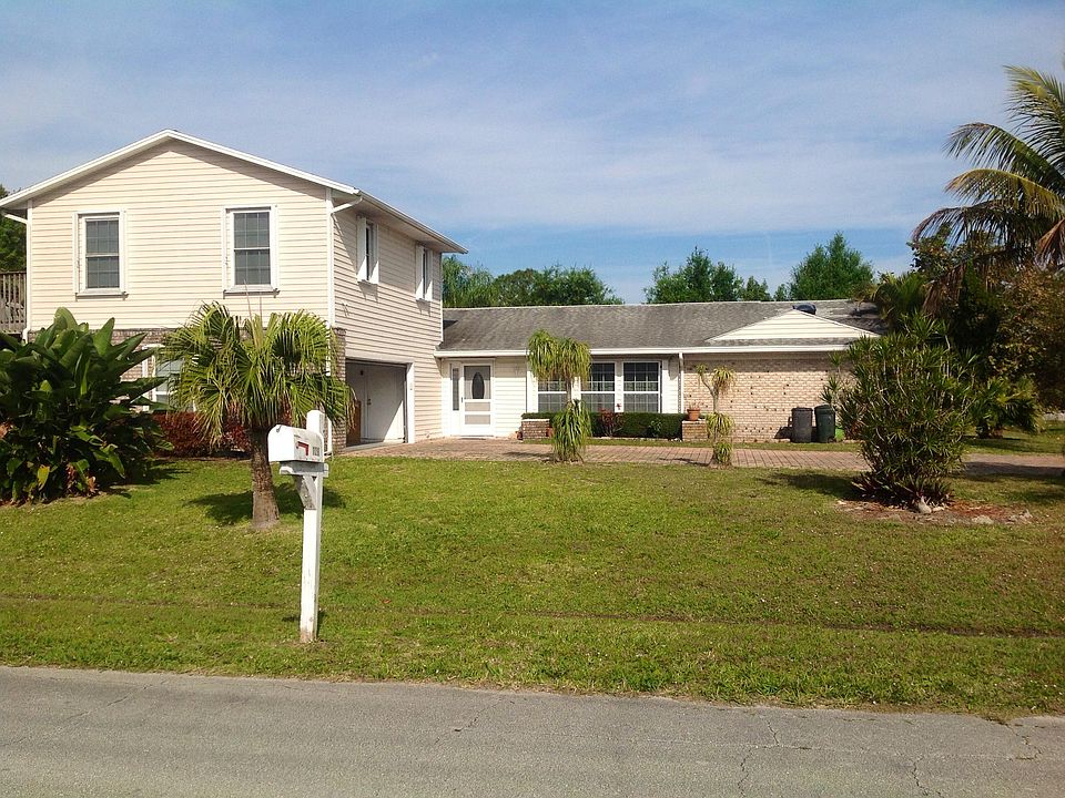 1st image of 728 SE Calmoso Drive