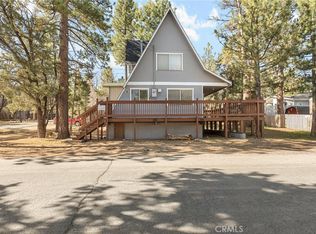 204 Wabash Ln, Sugarloaf, CA 92386