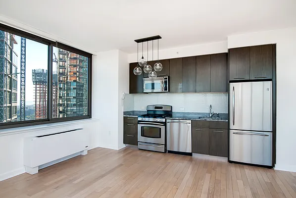 Rented by Compass | media 7