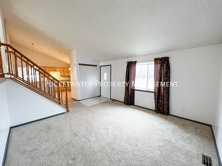 2207 Tulip St — Photo 6