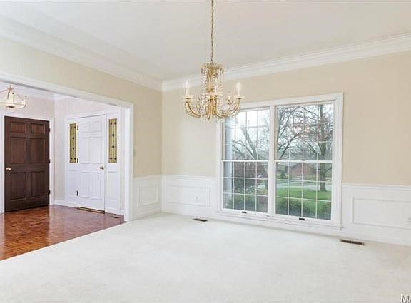 3rd image of 304 Ladue Woods Ct