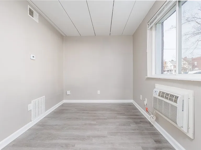 2218 N 4th St #5 — Photo 4