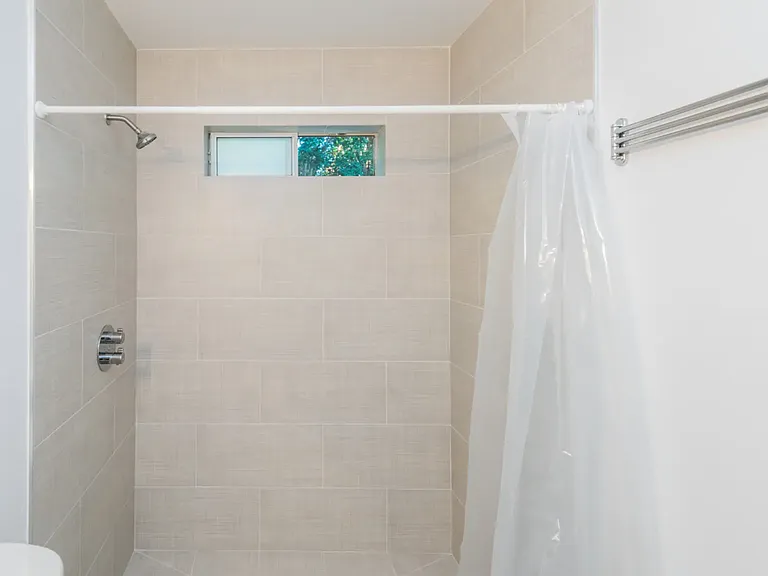 420 N Serrano Ave #B6 — Photo 1