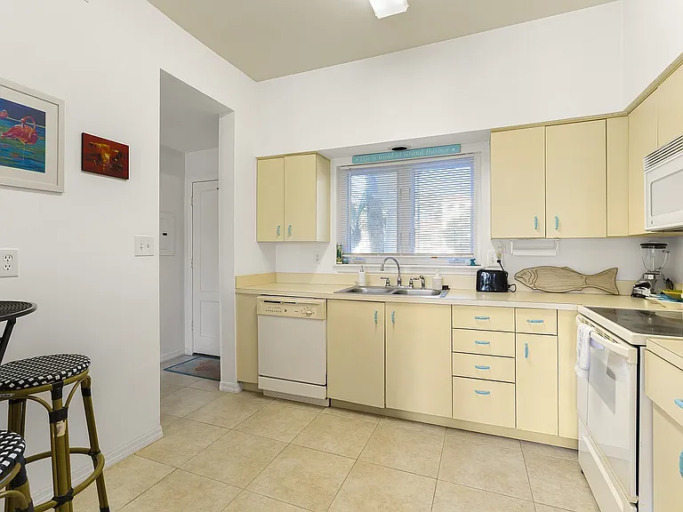 5065 Harmony Cir #106 — Photo 2