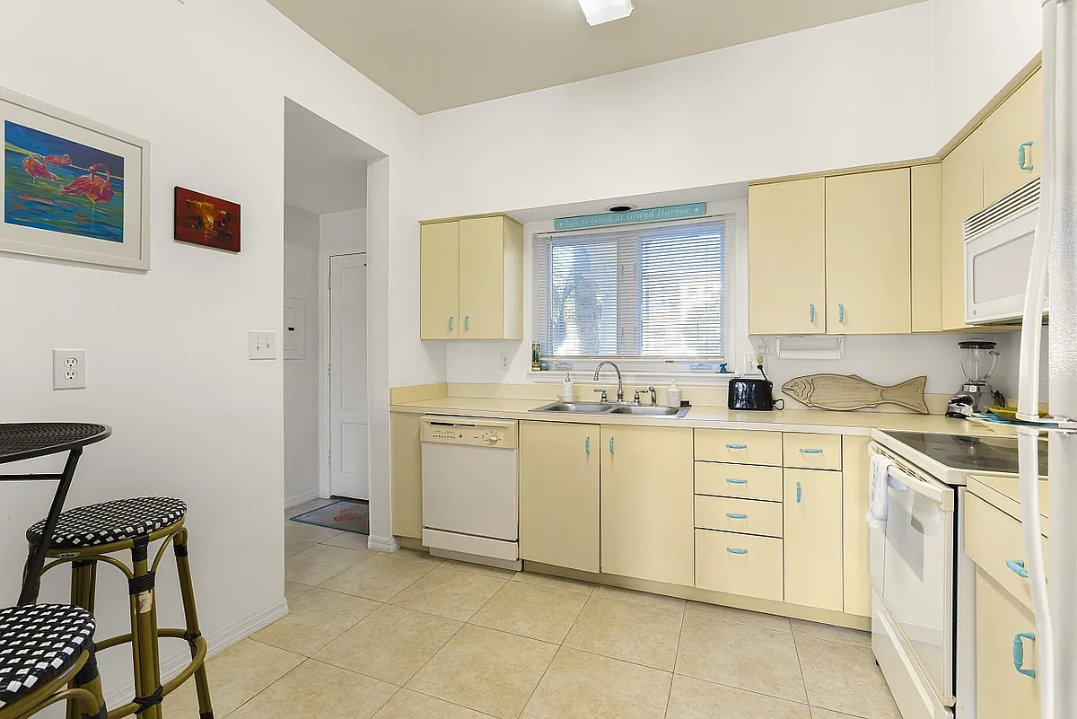 Building Photo - 5065 Harmony Cir #106