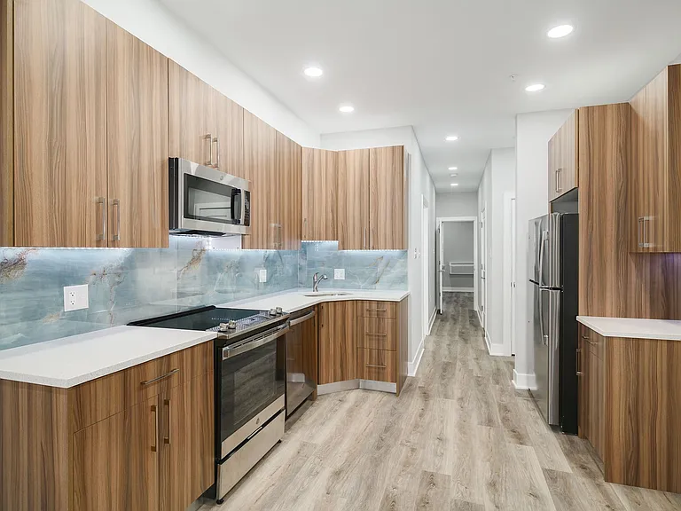 2950 Kensington Ave #1 — Photo 1