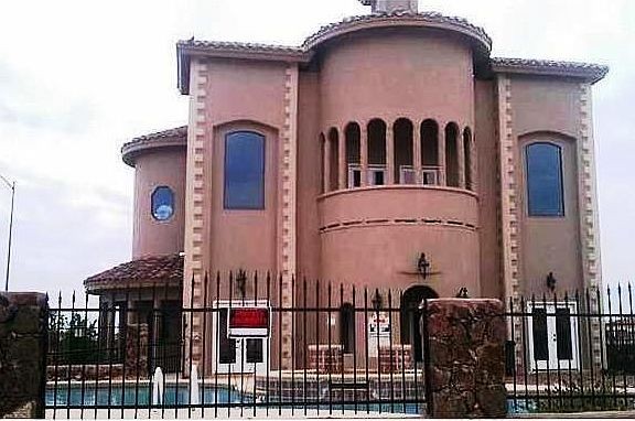 4th image of 12257 Gaudi Way