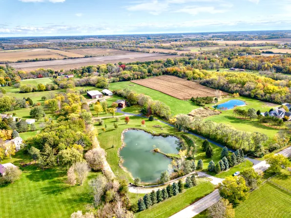 4508 McCauley Rd, Woodstock, IL 60098