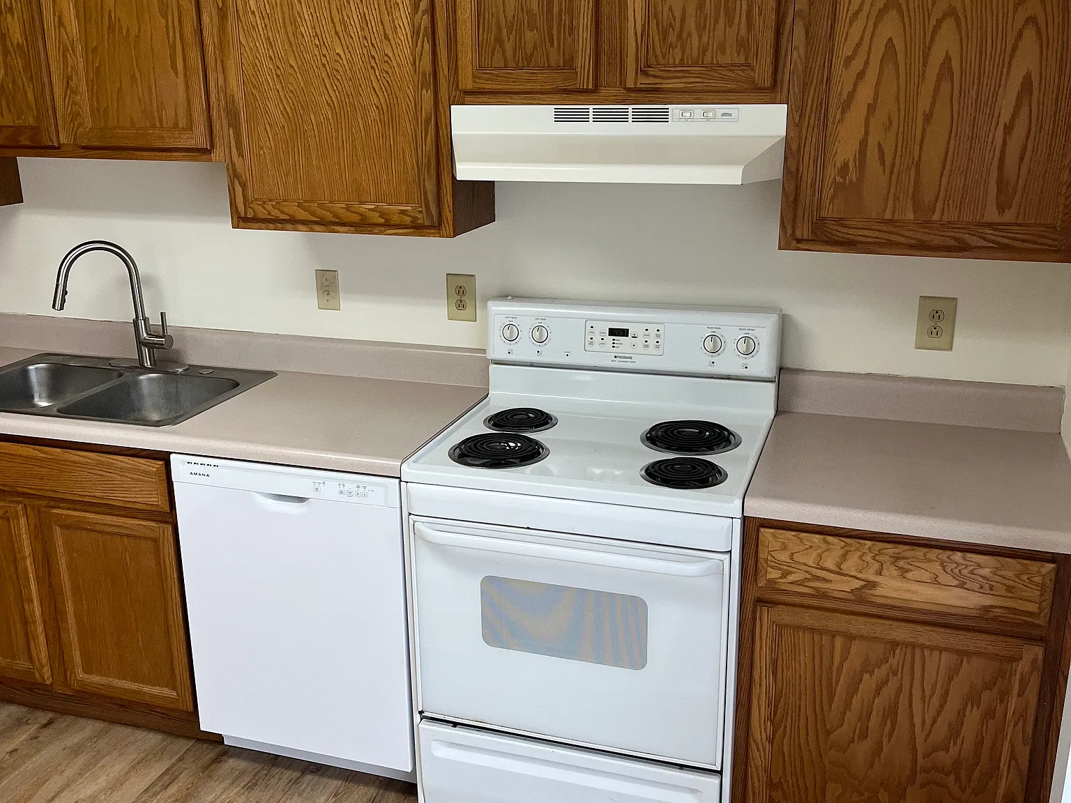 2 bed, 936 sqft, $1,050 — Photo 4