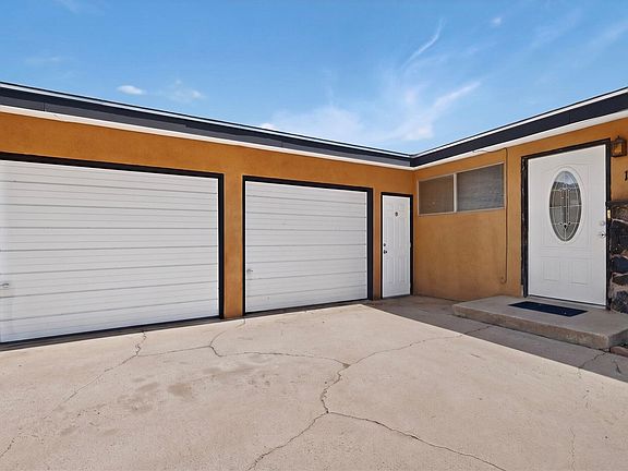 2nd image of 1128 Glorieta St NE