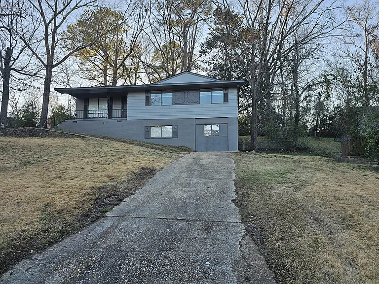 909 Ashland Ave — Photo 2
