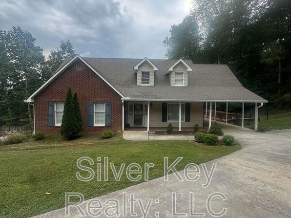 1339 English Ln