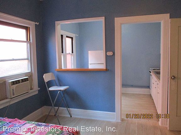 2nd image of 210 N Kenmore Ave #10825455