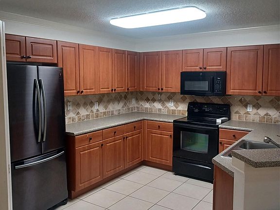 3rd image of 6258 Adriatic Way