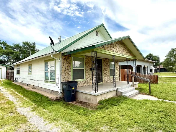 1224 Church St, Waynoka, OK 73860