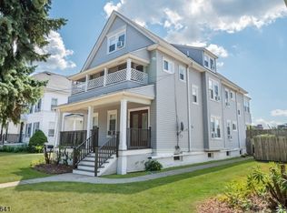 52 Franklin Pl APT 1, Summit, NJ 07901