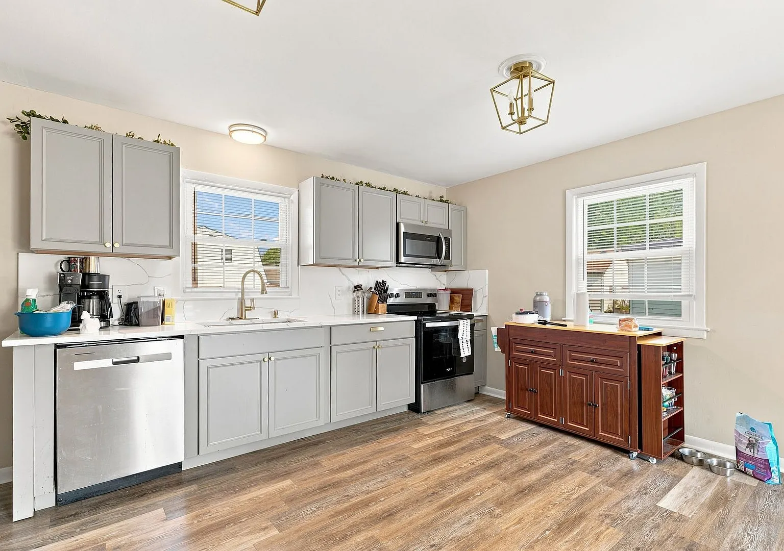 4 bed, 2.0 bath, 1440 sqft, $2,600 — Photo 4