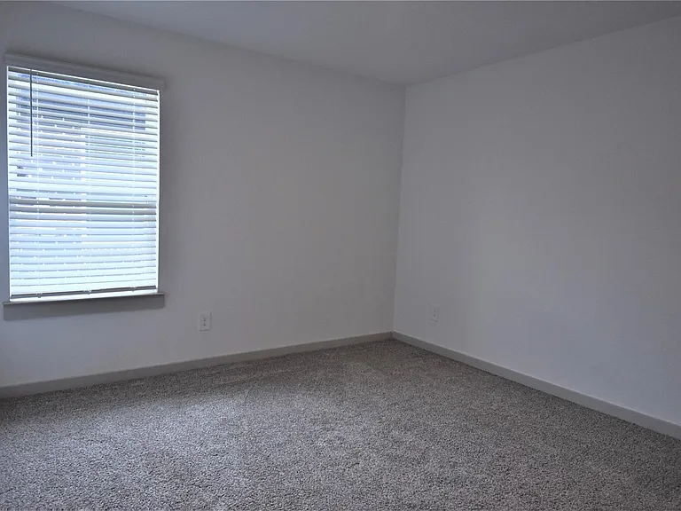 4023 Yonkers Valley Ln — Photo 10